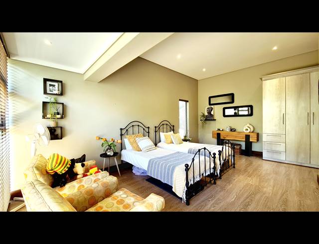 4 BEDROOM FREEHOLD FOR SALE IN SABLE HILLS